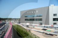 NEWS - Ein Jahr nach dem Produktionsstart: Die Tesla Gigafactory im brandenburgischen Grünheide