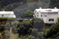 PREMIUM EXCLUSIVE EXCLUSIVE - Ben Affleck And Jennifer Lopez Finally Feel At Home As They Move Into New $60M Mansion