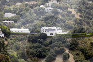 PREMIUM EXCLUSIVE EXCLUSIVE - Ben Affleck And Jennifer Lopez Finally Feel At Home As They Move Into New $60M Mansion