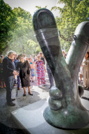 Beatrix eröffnet die Skulpturenausstellung Voorhout Monumentaal in Den Haag