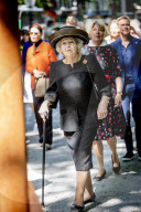 Beatrix eröffnet die Skulpturenausstellung Voorhout Monumentaal in Den Haag