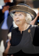 Beatrix eröffnet die Skulpturenausstellung Voorhout Monumentaal in Den Haag