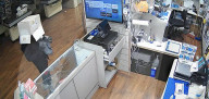 Phone shop thief  boxes clever