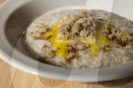 No milk, no rolled oats and always add salt: how to make porridge like a champion