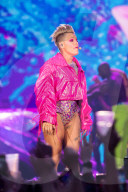 PEOPLE - Pink tritt in Bolton, Grossbritannien, auf