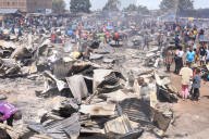 NEWS - Kenia: Feuer vernichtet Toi-Markt in Nairobi