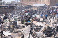 NEWS - Kenia: Feuer vernichtet Toi-Markt in Nairobi