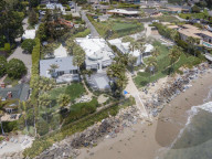 PEOPLE - Kevin Costner Noch-Frau Christine Baumgartner will nicht aus der Villa in Santa Barbara ausziehen (Archiv)