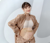 Makeover for pregnant women highlights their growing tummy.                              