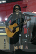 Lenny Kravitz performing at Global Citizen in Paris