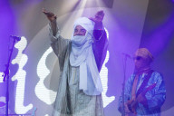 Streakers, heat seekers and all-star surprises: Saturday at Glastonbury 2023