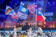 Streakers, heat seekers and all-star surprises: Saturday at Glastonbury 2023