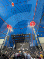 Streakers, heat seekers and all-star surprises: Saturday at Glastonbury 2023