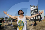 Streakers, heat seekers and all-star surprises: Saturday at Glastonbury 2023