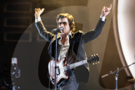 Streakers, heat seekers and all-star surprises: Saturday at Glastonbury 2023