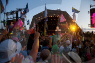 Streakers, heat seekers and all-star surprises: Saturday at Glastonbury 2023