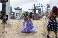 Streakers, heat seekers and all-star surprises: Saturday at Glastonbury 2023