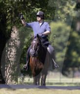 ROYALS -  Prinz Andrew beim Ausritt durch den Park von Schloss Windsor