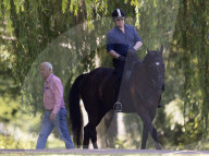 ROYALS -  Prinz Andrew beim Ausritt durch den Park von Schloss Windsor