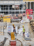 NEWS - Mailand 2026: Die Arbeiten für den Bau des olympischen Dorfes gehen trotz der grossen Hitze