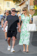 PEOPLE - Sylvester Stallone et sa femme Jennifer Flavin se promenent sur le port de St Tropez