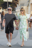 PEOPLE - Sylvester Stallone et sa femme Jennifer Flavin se promenent sur le port de St Tropez