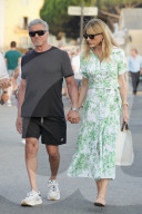 PEOPLE - Sylvester Stallone et sa femme Jennifer Flavin se promenent sur le port de St Tropez