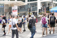 PEOPLE - Daniel Ratcliffe mit Baby am SAG-AFTRA-Streik in New York