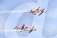 NEWS -  Die Schweizer PC-7-Kunstflugstaffel am Himmel beim Finale der Swiss Open Gstaad