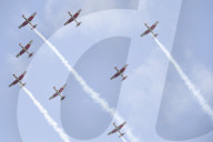 NEWS -  Die Schweizer PC-7-Kunstflugstaffel am Himmel beim Finale der Swiss Open Gstaad