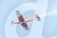 NEWS -  Die Schweizer PC-7-Kunstflugstaffel am Himmel beim Finale der Swiss Open Gstaad