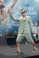 PEOPLE - Robbie Williams bei der Pressekonferenz zum Ski Opening 2023 in Schladming