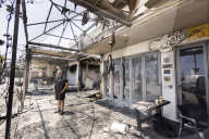 'Living hell': Rhodes residents criticise response to wildfires