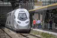 NEWS - Der neue TGV-M vor Testfahrten auf der klassischen Strecke zwischen Paris und Melun
