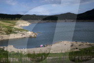NEWS - Dürre in Spanien: Der Darnius-Boadella-Stausee bei Girona ist nur zu 20% gefÃ¼llt