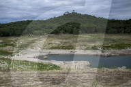 NEWS - Dürre in Spanien: Der Darnius-Boadella-Stausee bei Girona ist nur zu 20% gefÃ¼llt
