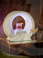 Home robot cocktail maker looks like work of art