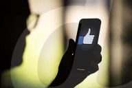 NEWS - Illustration: Social Media User