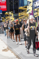 NEWS - USA: Sie streiken weiter - SAG-AFTRA Streikpostenkette in  New York
