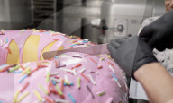 Doughnut cake tribute to Homer Simpson is a world record