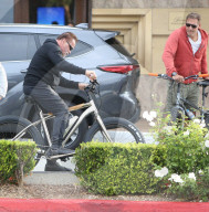 PREMIUM EXCLUSIVE Arnold Schwarzenegger Concludes A Bike Ride With Best Pal Ralf Moeller