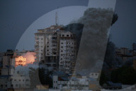NEWS - Schäden nach israelischen Luftangriff in Gaza