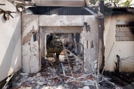 Israeli army secures kibbutz Be'eri after massacre of civilians by Hamas