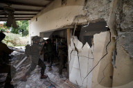 Israeli army secures kibbutz Be'eri after massacre of civilians by Hamas