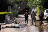 Israeli army secures kibbutz Be'eri after massacre of civilians by Hamas