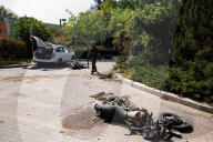 Israeli army secures kibbutz Be'eri after massacre of civilians by Hamas