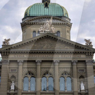 NEWS - Neue Front für das Bundeshaus anlässlich des 175-jährigen Jubiläums der Schweizerischen Bundesverfassung