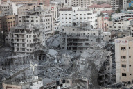 NEWS - Ruinen und zerstörte Gebäude nach israelischen Luftangriffen auf das Viertel Al-Rimal im Gazastreifen