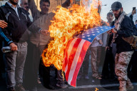 NEWS - Nahost-Konflikt: Verbrennen der israelischen Flagge an einer Demonstration in Teheran