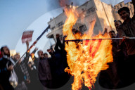 NEWS - Nahost-Konflikt: Verbrennen der israelischen Flagge an einer Demonstration in Teheran